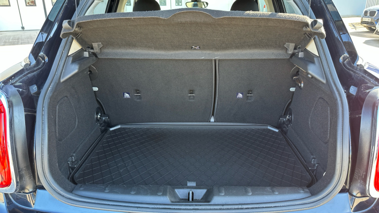 MINI Hatchback 2.0 Cooper S Classic Premium 5dr Auto Petrol Hatchback